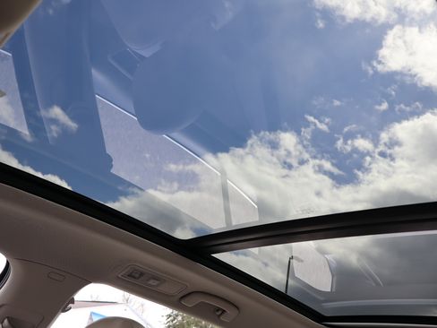 Used 2016 Volkswagen Golf SE image 31