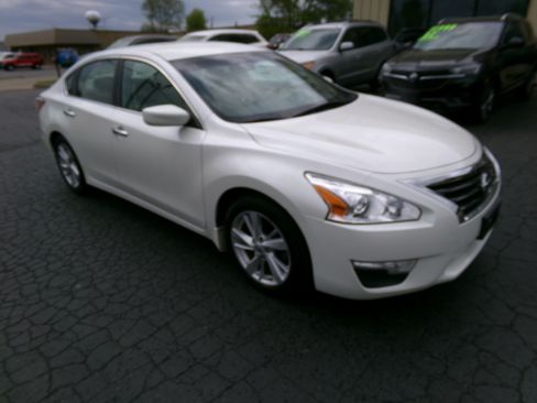 Used 2013 Nissan Altima SV FWD image 7
