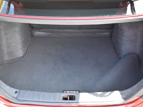 Used 2019 Nissan Versa SV FWD image 31