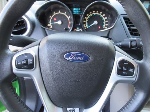 Used 2014 Ford Fiesta SE image 12