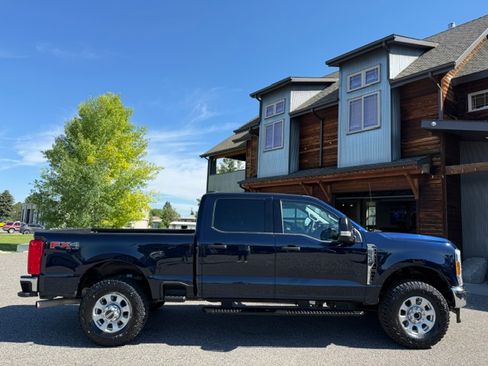 Used 2024 Ford F350 4x4 Crew Cab Super Duty image 7