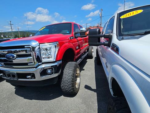 Used 2011 Ford F250 4x4 Crew Cab Super Duty image 2