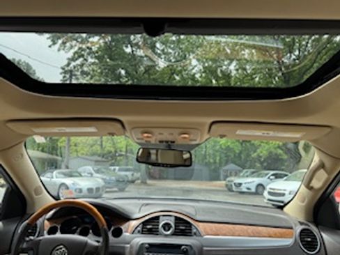 Used 2012 Buick Enclave Premium image 22