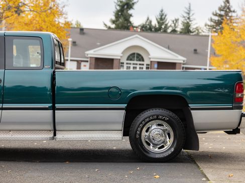 Used 1996 Dodge Ram 2500 Truck SLT image 11