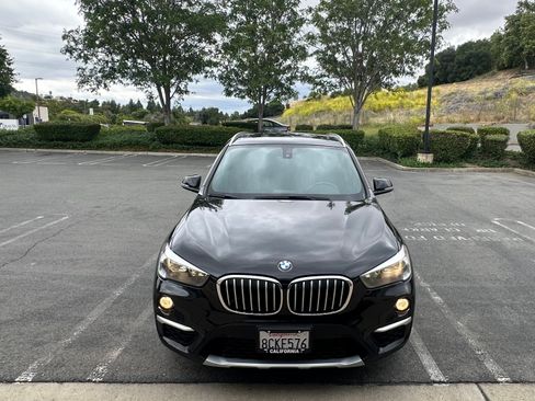 Used 2018 BMW X1 sDrive28i Sport Utility 4D FWD image 4