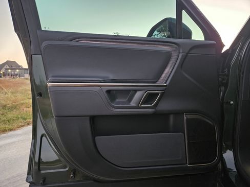 Used 2022 Rivian R1T Launch Edition image 15