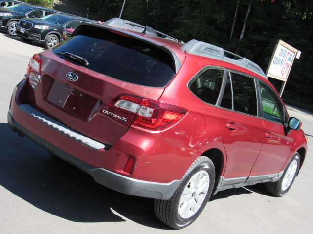 Used 2016 Subaru Outback 2.5i Premium AWD/4WD image 8