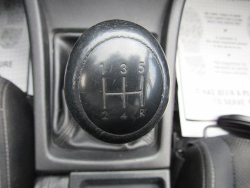 Used 2013 Subaru XV Crosstrek 2.0i Premium AWD/4WD image 26