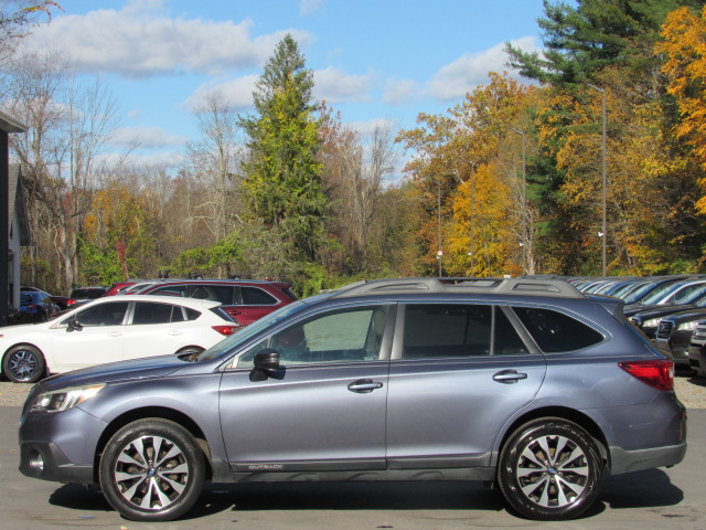 Used 2017 Subaru Outback 2.5i Limited AWD/4WD image 4