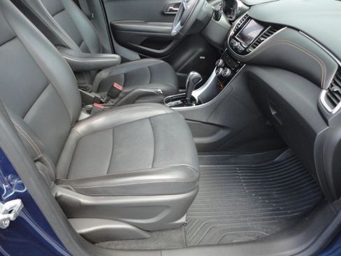 Used 2020 Chevrolet Trax AWD Premier image 24