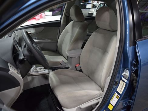 Used 2013 Toyota Corolla LE image 17