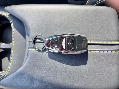 Used 2023 Aston Martin V8 Vantage image 22