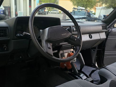 Used 1988 Toyota Pickup Deluxe image 47