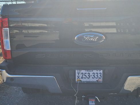 Used 2017 Ford F350 Lariat image 4