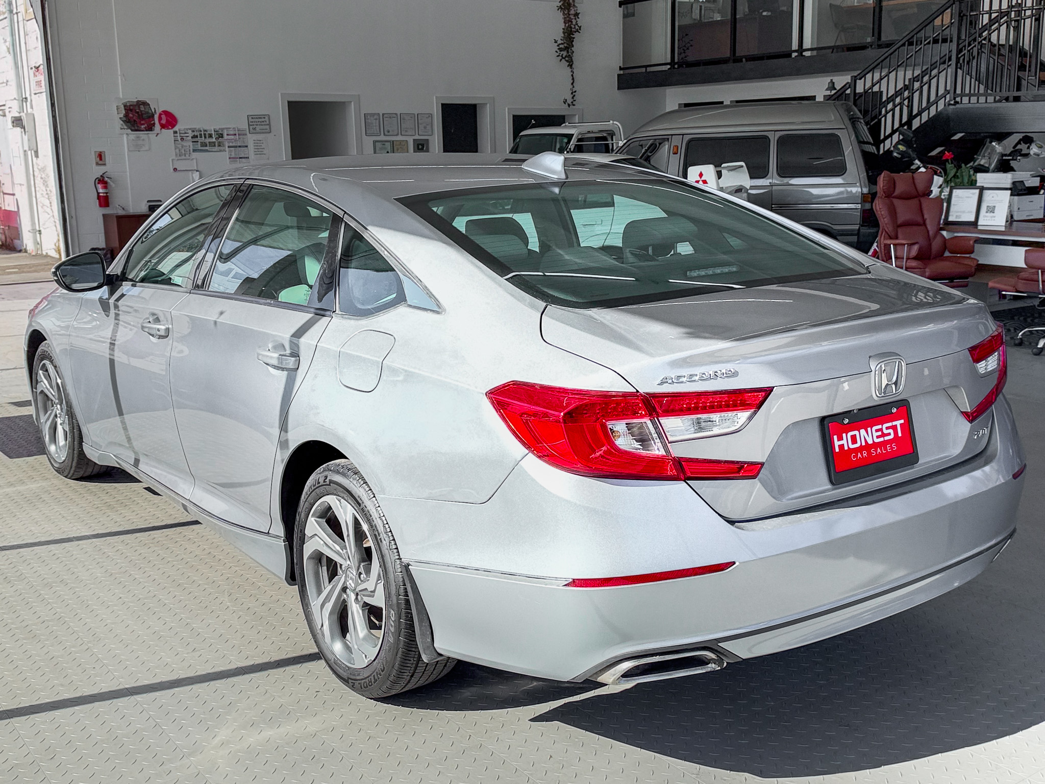 Used 2018 Honda Accord 2.0T EX-L image 6