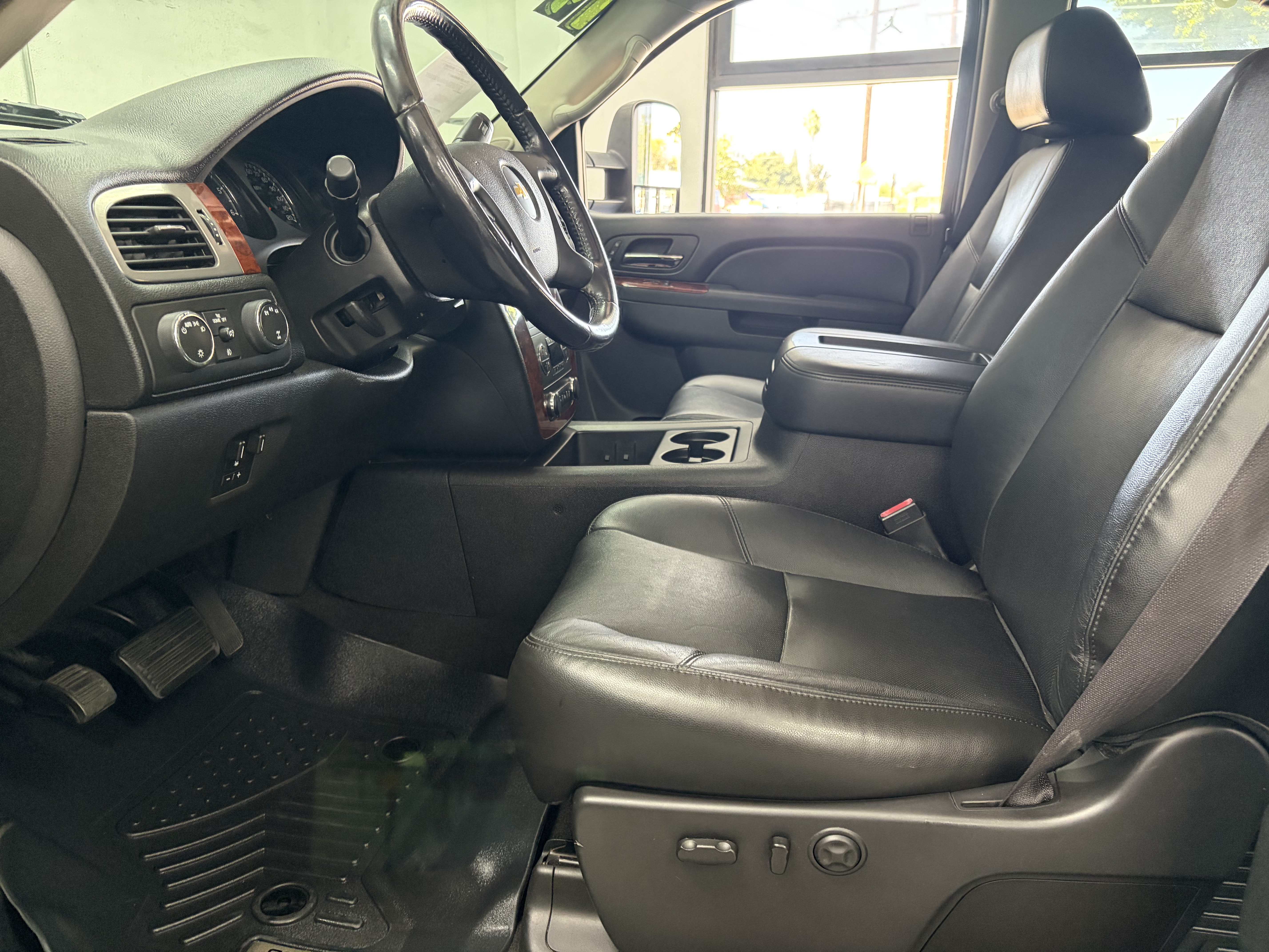 Used 2014 Chevrolet Silverado 2500 4x4 Crew Cab LTZ w/ Z71 image 11