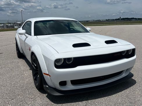 Used 2023 Dodge Challenger SRT Hellcat RWD image 1