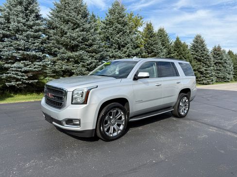 Used 2017 GMC Yukon 4WD SLT image 1