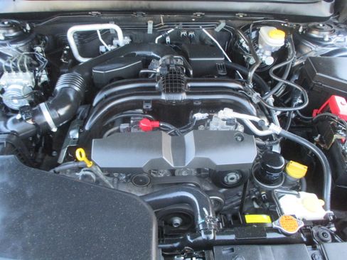 Used 2017 Subaru Outback 2.5i Premium image 19