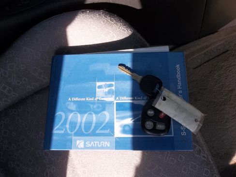 Used 2002 Saturn S-Series SL1 Sedan FWD image 5