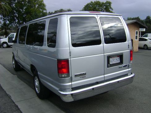 Used 2014 Ford E-350 and Econoline 350 XLT image 7