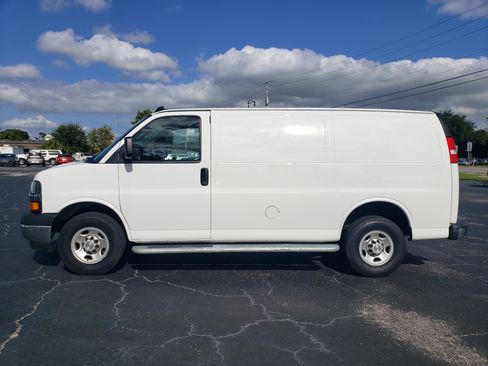 Used 2024 Chevrolet Express 2500 image 3