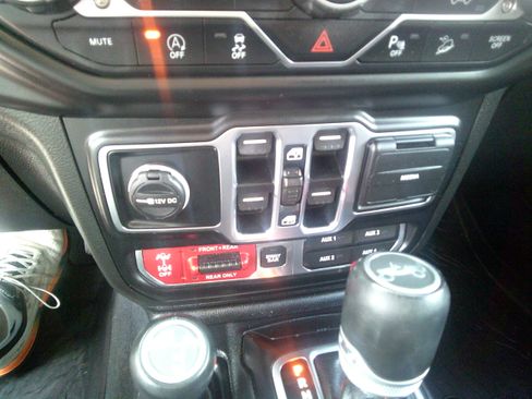 Used 2019 Jeep Wrangler Unlimited Rubicon image 18