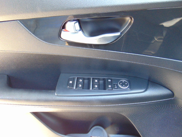 Used 2020 Kia Forte GT-Line Sedan FWD image 13
