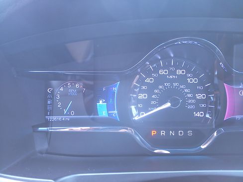 Used 2013 Lincoln MKS image 14