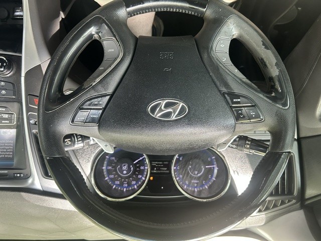 Used 2011 Hyundai Sonata SE FWD image 6