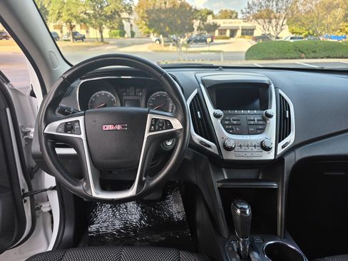 Used 2017 GMC Terrain SLE image 10