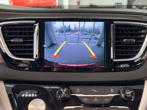 Used 2017 Chrysler Pacifica Touring-L Plus image 13