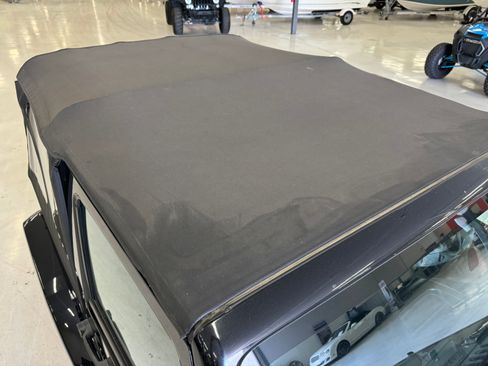 Used 2014 Jeep Wrangler Sahara image 8