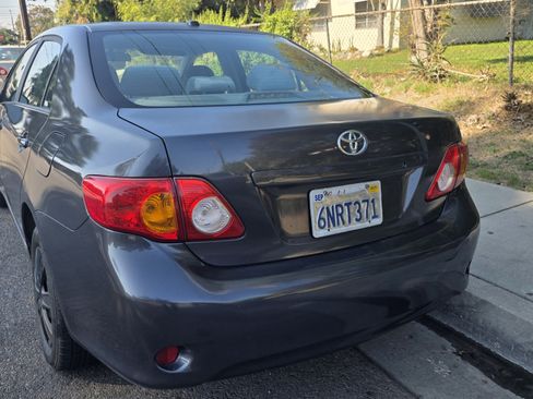 Used 2010 Toyota Corolla image 2