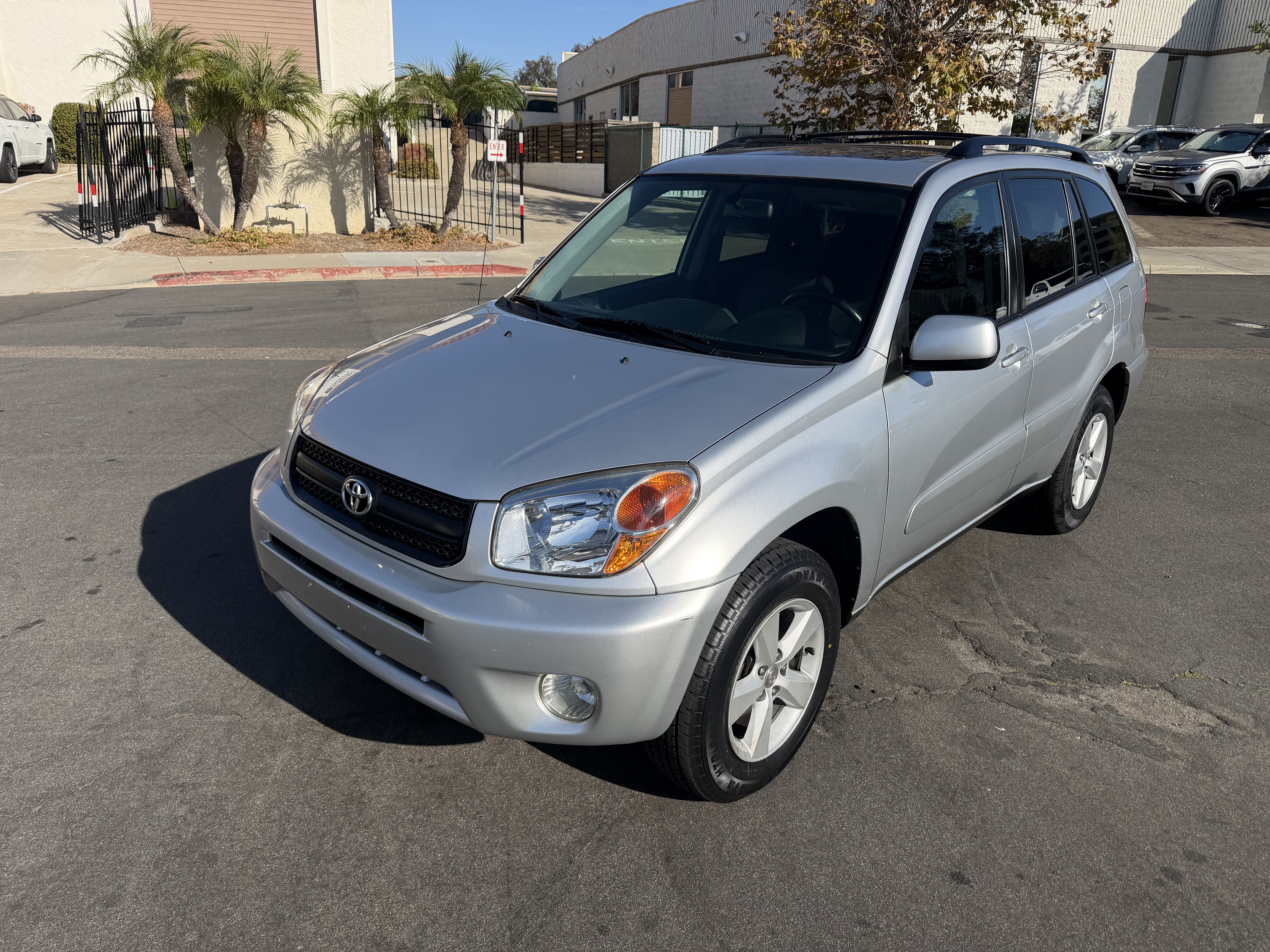 Used 2004 Toyota RAV4 L FWD image 5