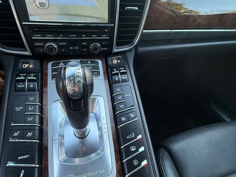 Used 2013 Porsche Panamera image 19