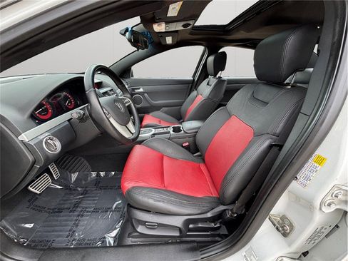 Used 2009 Pontiac G8 GT image 2
