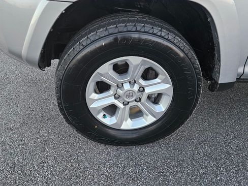 Used 2022 Toyota 4Runner SR5 Premium image 9