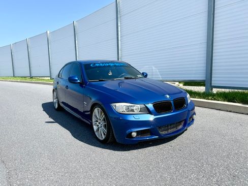 Used 2010 BMW 335i xDrive Sedan AWD/4WD image 2