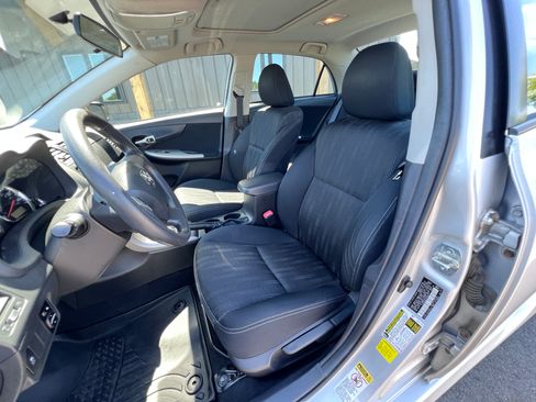 Used 2013 Toyota Corolla S Sedan 4D FWD image 11