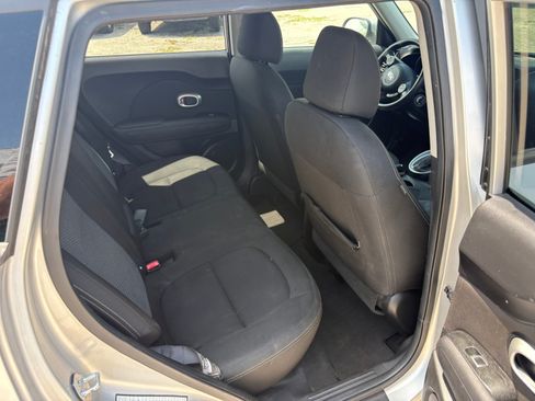Used 2019 Kia Soul + FWD image 9