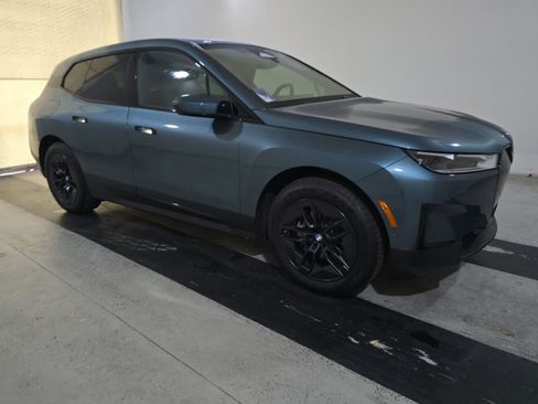 Used 2025 BMW iX xDrive50 image 2