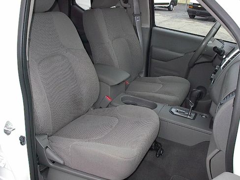 Used 2021 Nissan Frontier SV image 11