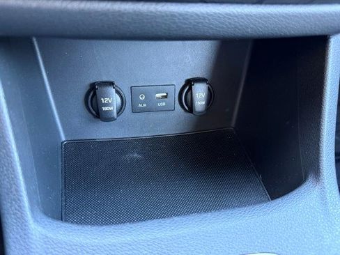 Used 2020 Hyundai Elantra GT image 25