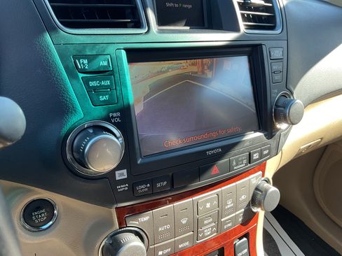 Used 2011 Toyota Highlander 4WD Limited image 13
