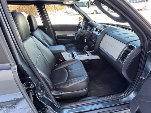 Used 2010 Mercury Mariner Premier image 17