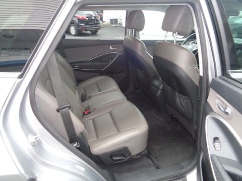 Used 2018 Hyundai Santa Fe AWD SE image 8