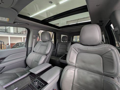 Used 2020 Lincoln Navigator Reserve Sport Utility 4D image 8