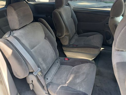 Used 2009 Toyota Sienna LE image 17