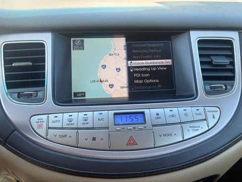 Used 2011 Hyundai Genesis 3.8 image 13